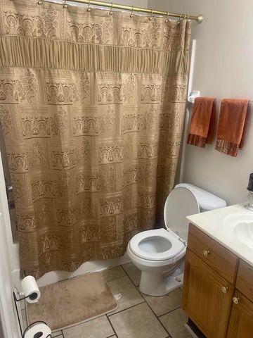 3985 Sunset Lake Cv, Memphis, TN 38135