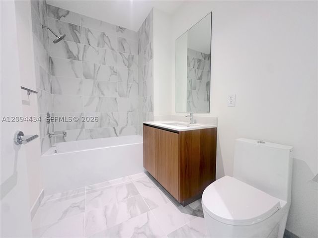 1400 Biscayne Blvd 402, Miami, FL 33132