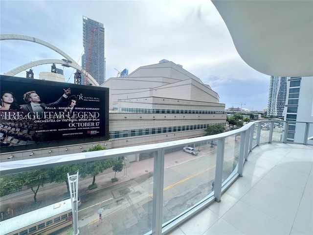 1400 Biscayne Blvd 402, Miami, FL 33132