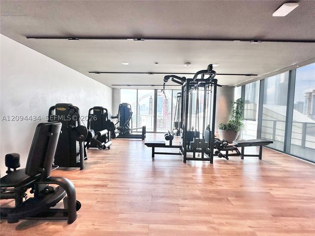 1400 Biscayne Blvd 402, Miami, FL 33132