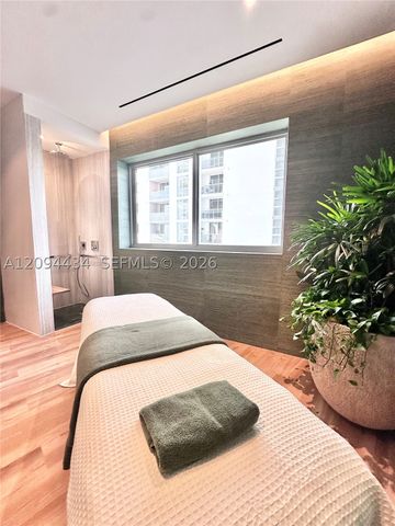 1400 Biscayne Blvd 402, Miami, FL 33132