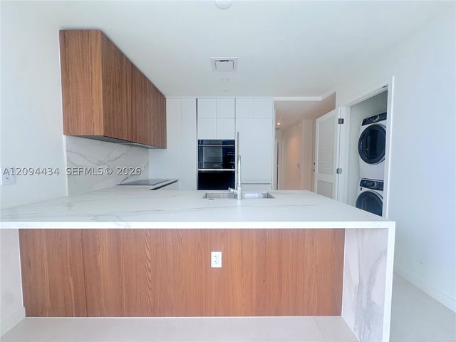 1400 Biscayne Blvd 402, Miami, FL 33132