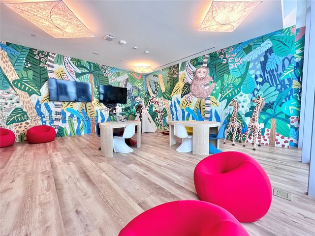 1400 Biscayne Blvd 402, Miami, FL 33132