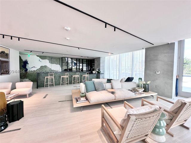 1400 Biscayne Blvd 402, Miami, FL 33132