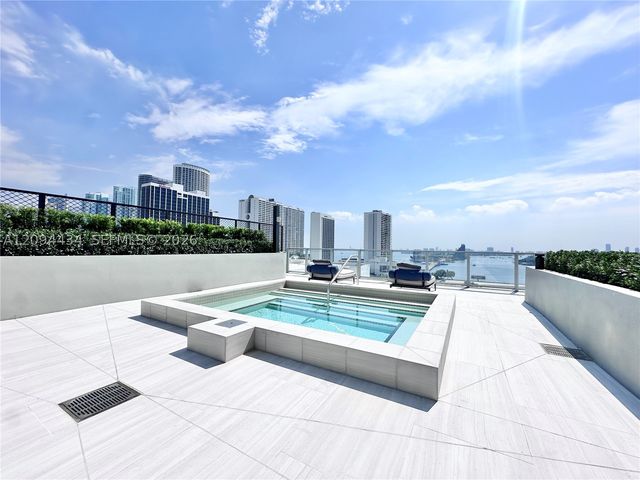 1400 Biscayne Blvd 402, Miami, FL 33132
