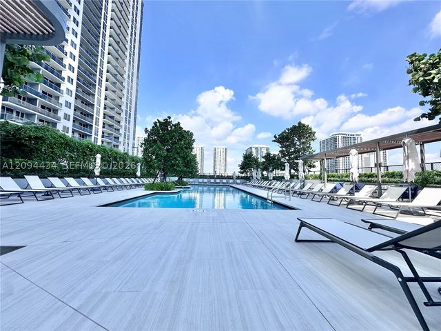 1400 Biscayne Blvd 402, Miami, FL 33132
