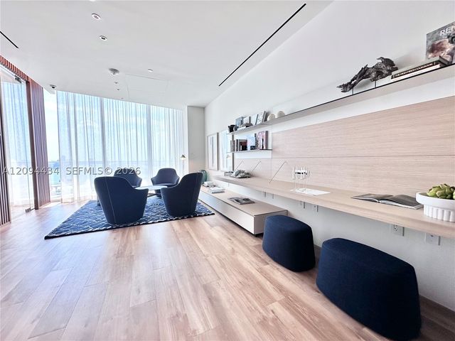 1400 Biscayne Blvd 402, Miami, FL 33132