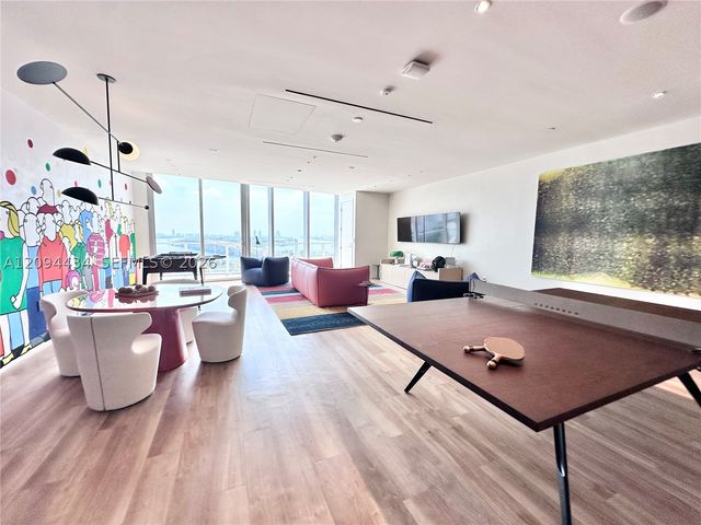 1400 Biscayne Blvd 402, Miami, FL 33132