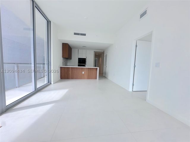 1400 Biscayne Blvd 402, Miami, FL 33132