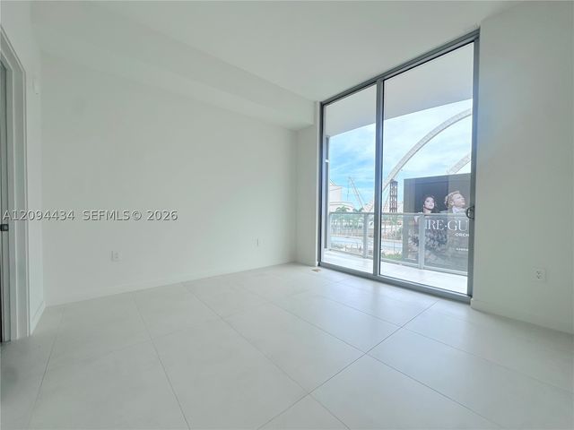 1400 Biscayne Blvd 402, Miami, FL 33132