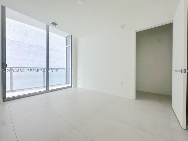 1400 Biscayne Blvd 402, Miami, FL 33132