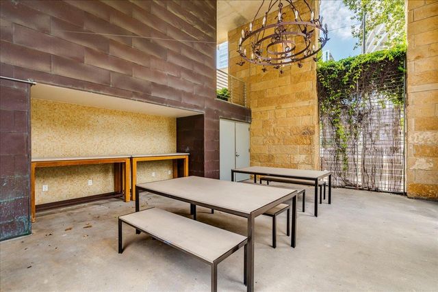 800 W 5th ST 1105, Austin, TX 78703