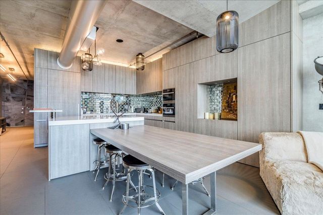 800 W 5th ST 1105, Austin, TX 78703