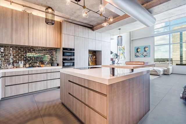 800 W 5th ST 1105, Austin, TX 78703