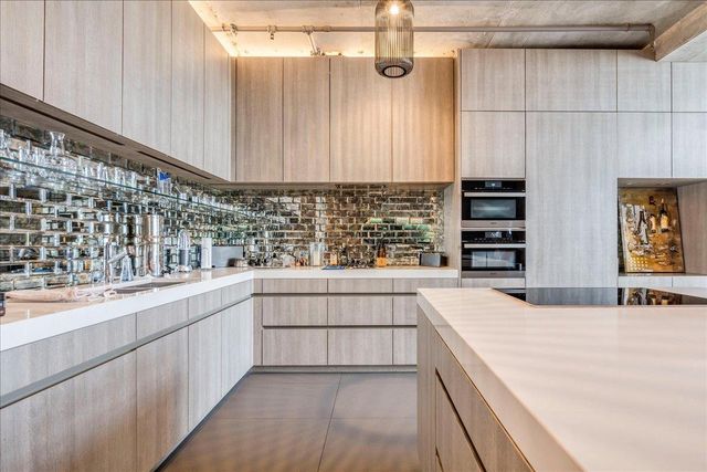 800 W 5th ST 1105, Austin, TX 78703