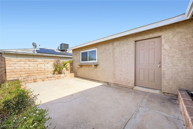 6321 Portola Road, Las Vegas, NV 89108