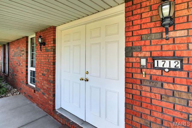 1712 Saint Andrews Drive, O'fallon, IL 62269