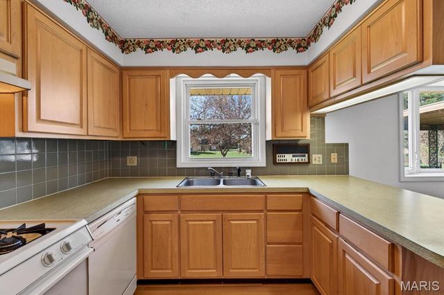 1712 Saint Andrews Drive, O'fallon, IL 62269