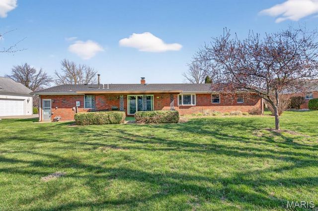 1712 Saint Andrews Drive, O'fallon, IL 62269