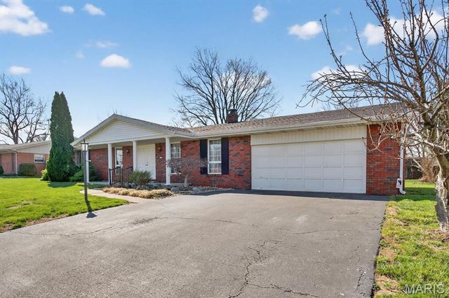 1712 Saint Andrews Drive, O'fallon, IL 62269