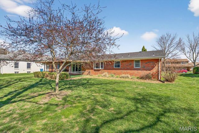 1712 Saint Andrews Drive, O'fallon, IL 62269