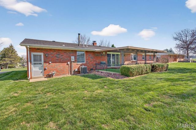 1712 Saint Andrews Drive, O'fallon, IL 62269