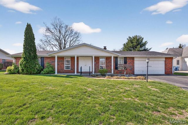 1712 Saint Andrews Drive, O'fallon, IL 62269