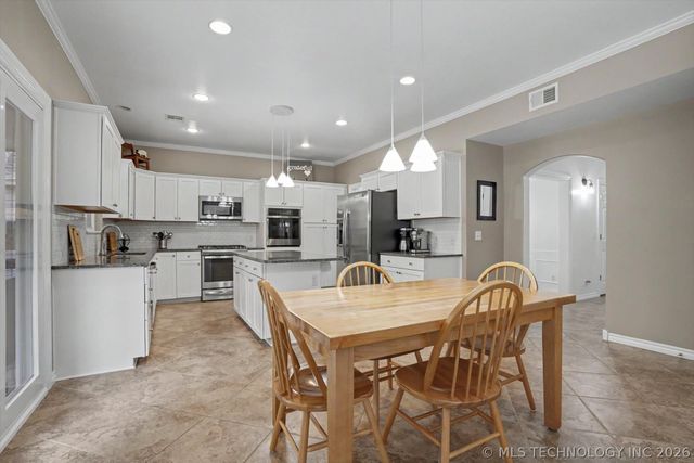 10009 S 100th East Place, Tulsa, OK 74133