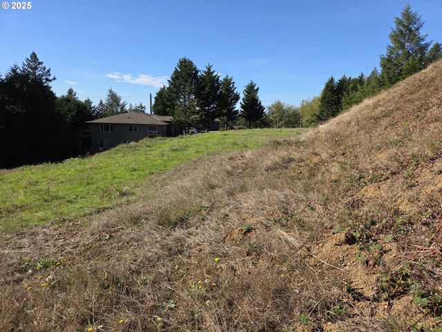 7771 ZOE Dr, Brookings, OR 97415