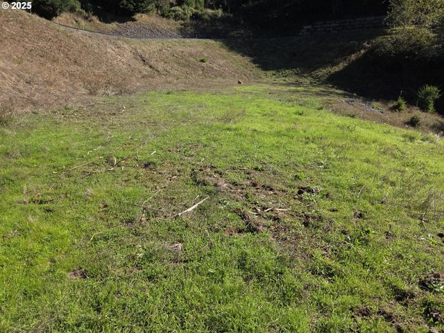 7771 ZOE Dr, Brookings, OR 97415