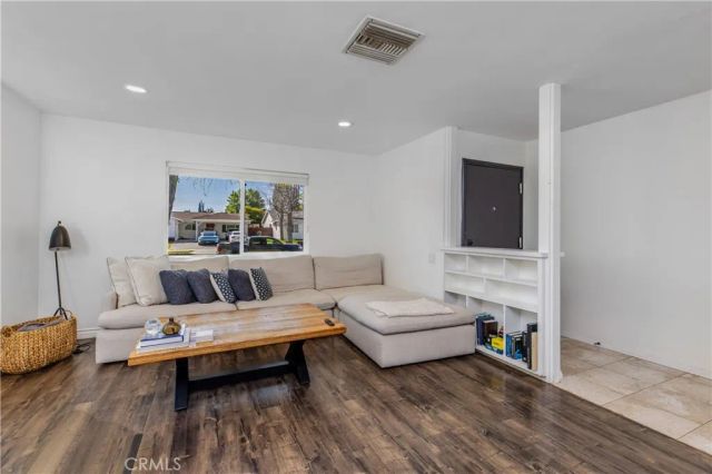 24131 Kittridge, West Hills, CA 91307