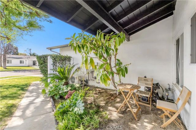 24131 Kittridge, West Hills, CA 91307