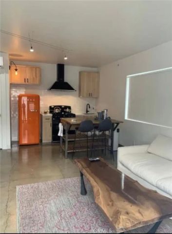24131 Kittridge, West Hills, CA 91307