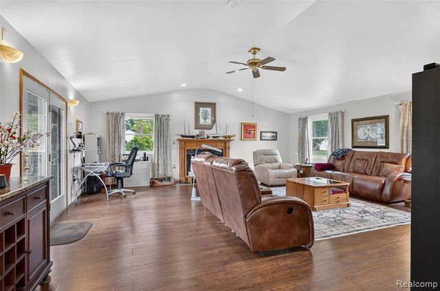 310 Browning Drive, Howell, MI 48843