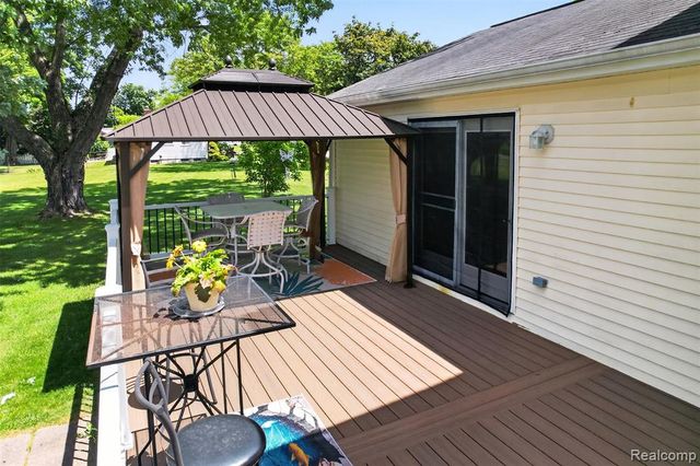 310 Browning Drive, Howell, MI 48843