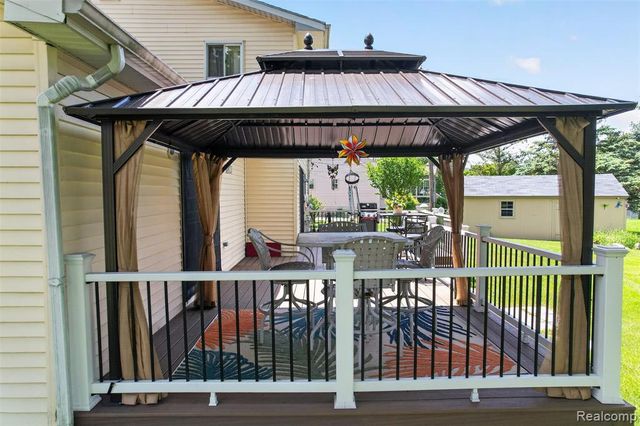 310 Browning Drive, Howell, MI 48843