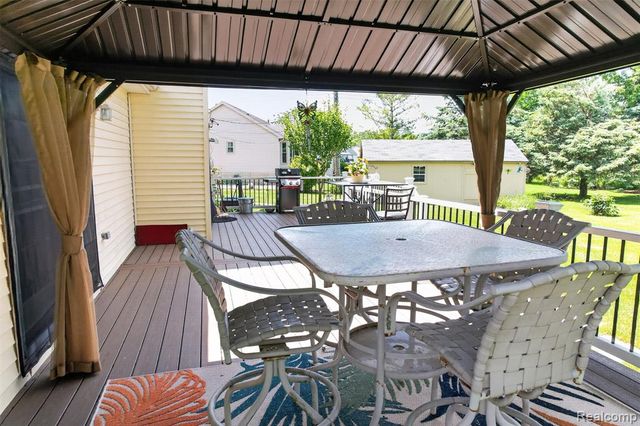 310 Browning Drive, Howell, MI 48843