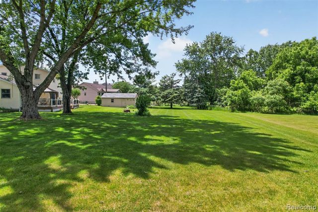 310 Browning Drive, Howell, MI 48843