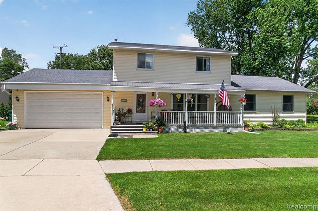 310 Browning Drive, Howell, MI 48843