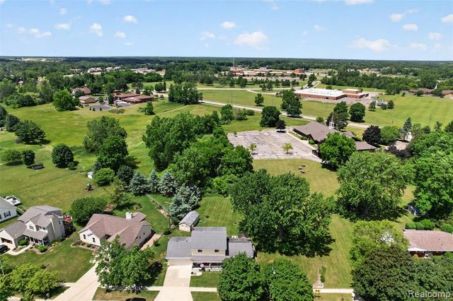 310 Browning Drive, Howell, MI 48843