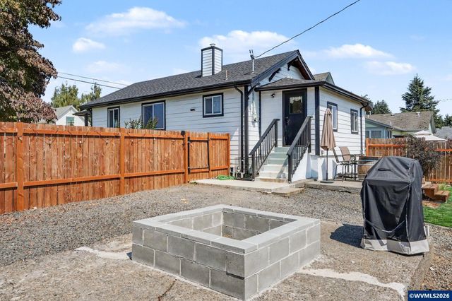 216 E Main St, Sublimity, OR 97385