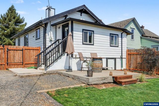216 E Main St, Sublimity, OR 97385