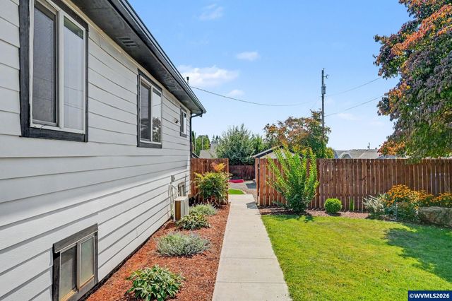 216 E Main St, Sublimity, OR 97385