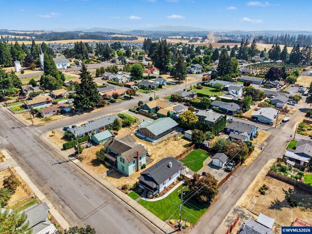 216 E Main St, Sublimity, OR 97385