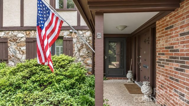7014 Quail Hill Road, Charlotte, NC 28210