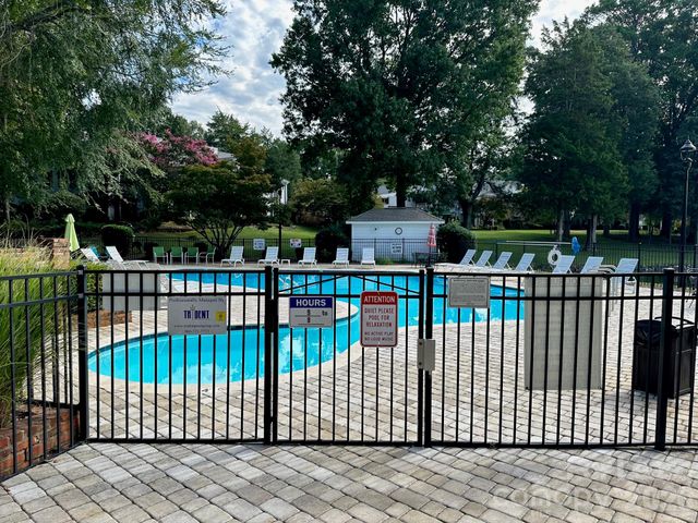 7014 Quail Hill Road, Charlotte, NC 28210