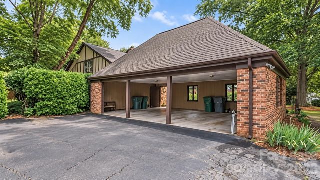 7014 Quail Hill Road, Charlotte, NC 28210