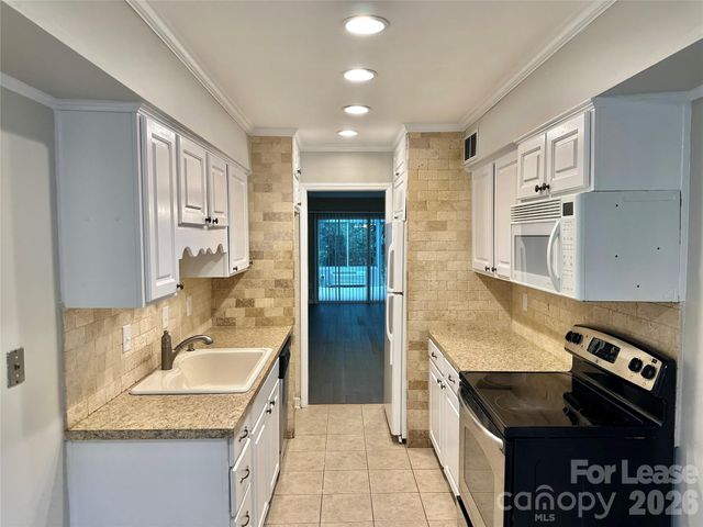 7014 Quail Hill Road, Charlotte, NC 28210