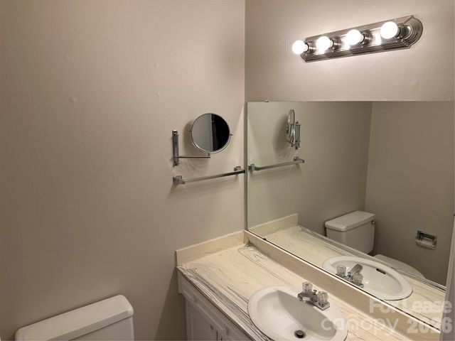 7014 Quail Hill Road, Charlotte, NC 28210