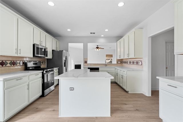 4206 Arboretum Drive, Pasadena, TX 77505